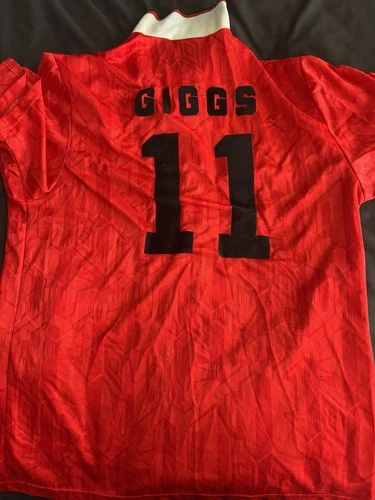 92-94 Original Manchester United Home Shirt. Ryan Giggs