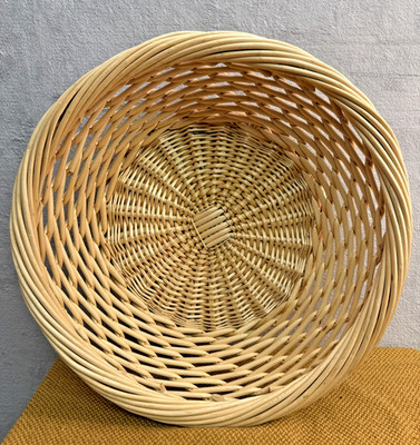 Großer rustikaler Vintage Aufbewahrungskorb aus Weidengeflecht: 50 cm rund geflochtenes Weidenvitrine Tablett