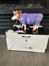 Cow Parade Moodame Mootilde Figurine #7713.  2005 in Original Box with tags.