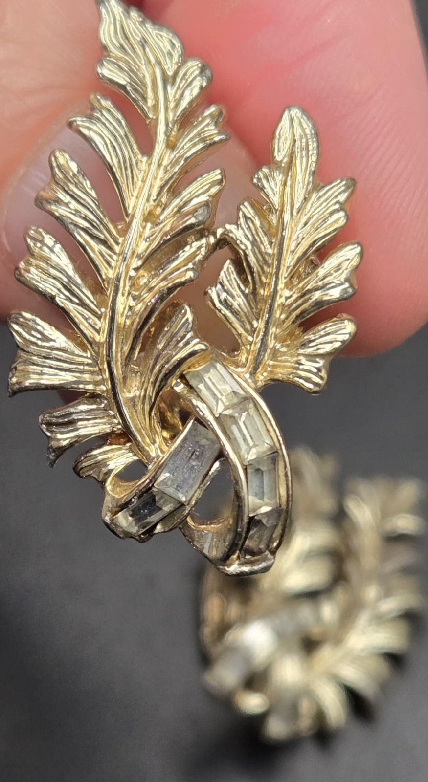 Vtg Coro Signed Gold Tone Leaf Clip On Earrings Clear Baguette ...