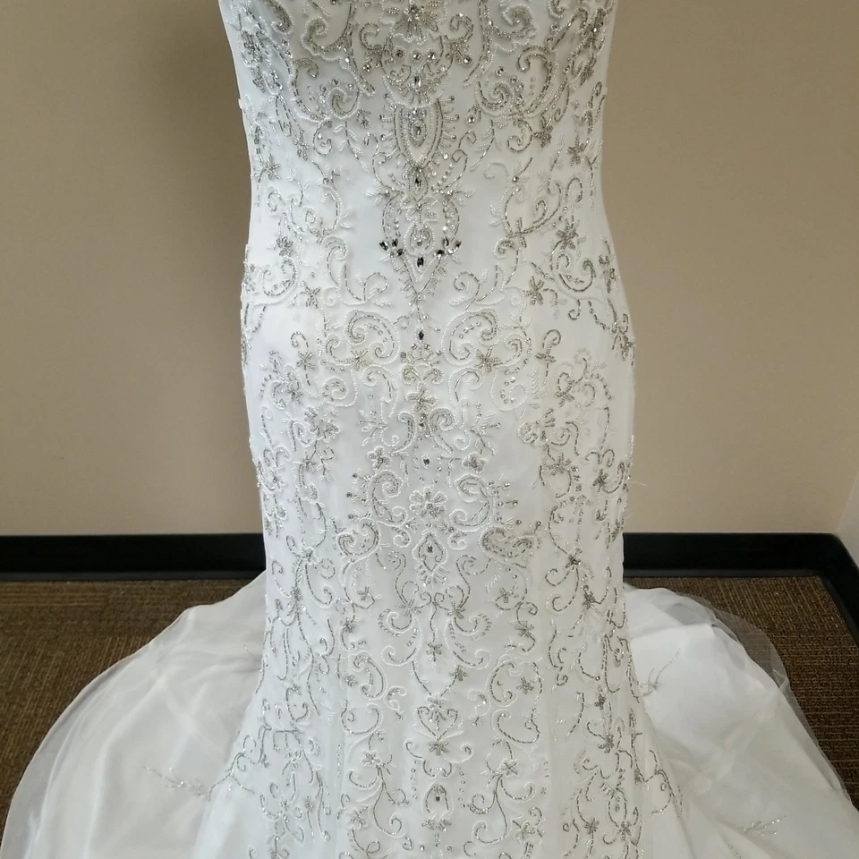 Vestido de noiva Justin Alexander sem mangas rendado #8805 novo com etiquetas preço sugerido pelo fabricante: US$ 799 tamanho 10 - Imagem 3 de 4