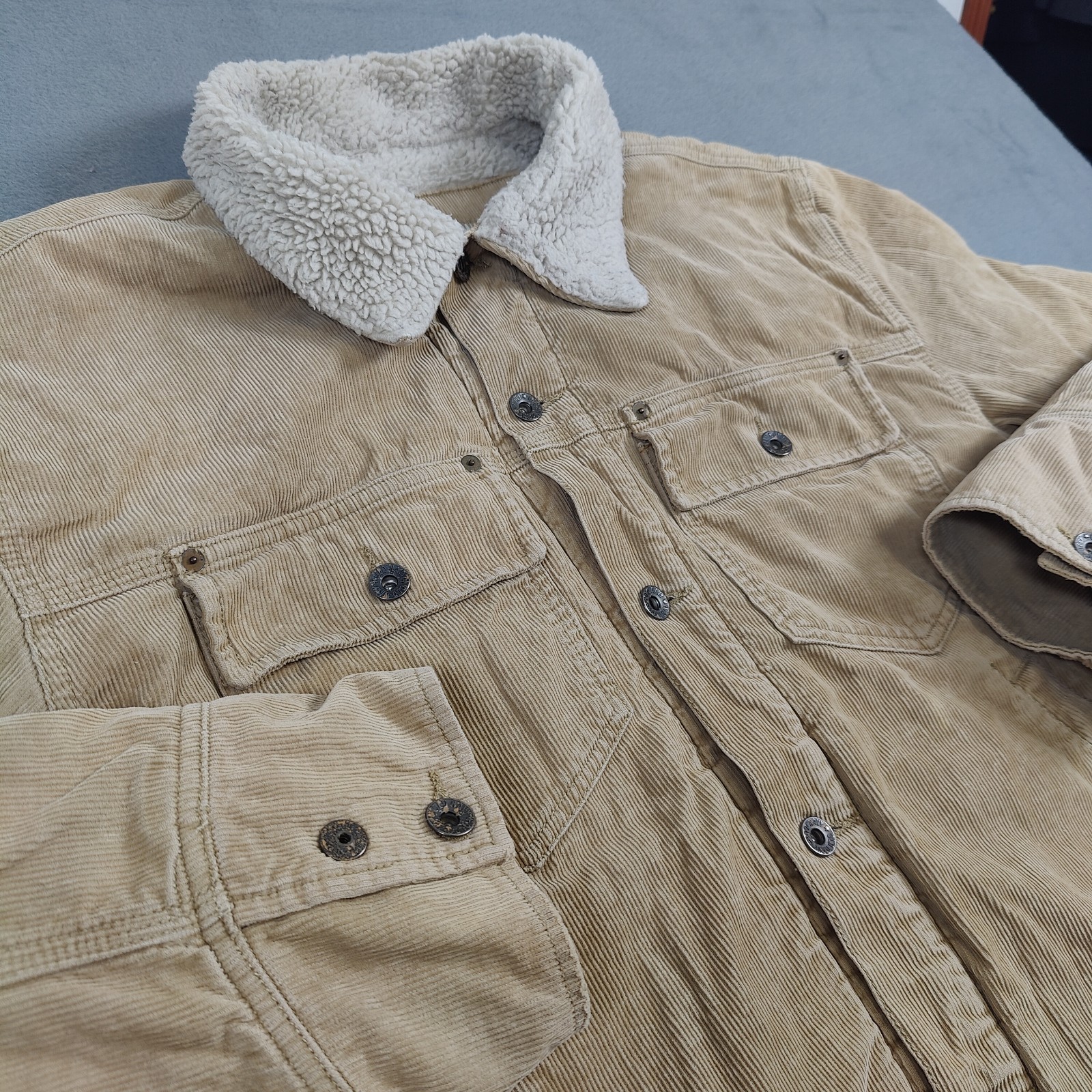 Old Navy Sherpa Lined Corduroy Jacket Men's XL Beige Cowboy Cut Vintage Workwear