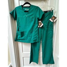 Greys Anatomy by Barco Woman's Scrub Set Hunter Green V-Neck Cargo Pants XS NEW