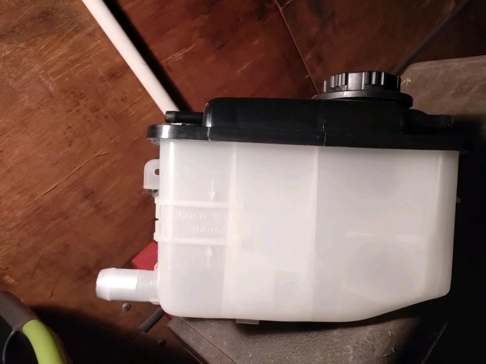 1999 Mercury Sable Coolant Reservoir Tank - Image 2 of 4