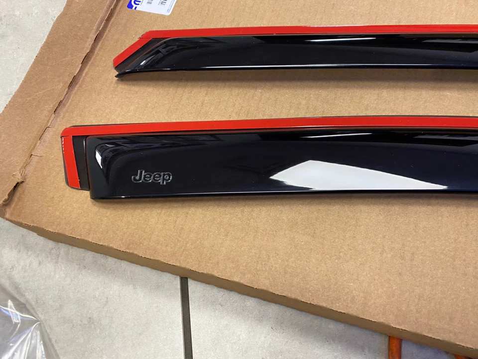 2022-2026 Grand Cherokee 2 Row (WL74) New Body Style 82216023AA - Image 3 of 4