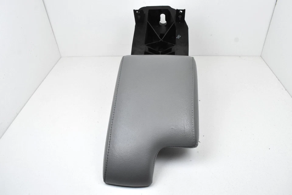 BMW 325i 2001-2005 consola central cuero gris reposabrazos tapa cubierta Foto 3 de 4