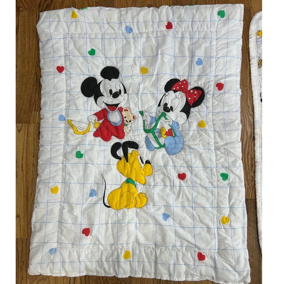Manta acolchada vintage Disney Mickey Minnie Pluto bebé cuna niño alfombra de juego Foto 2 de 4