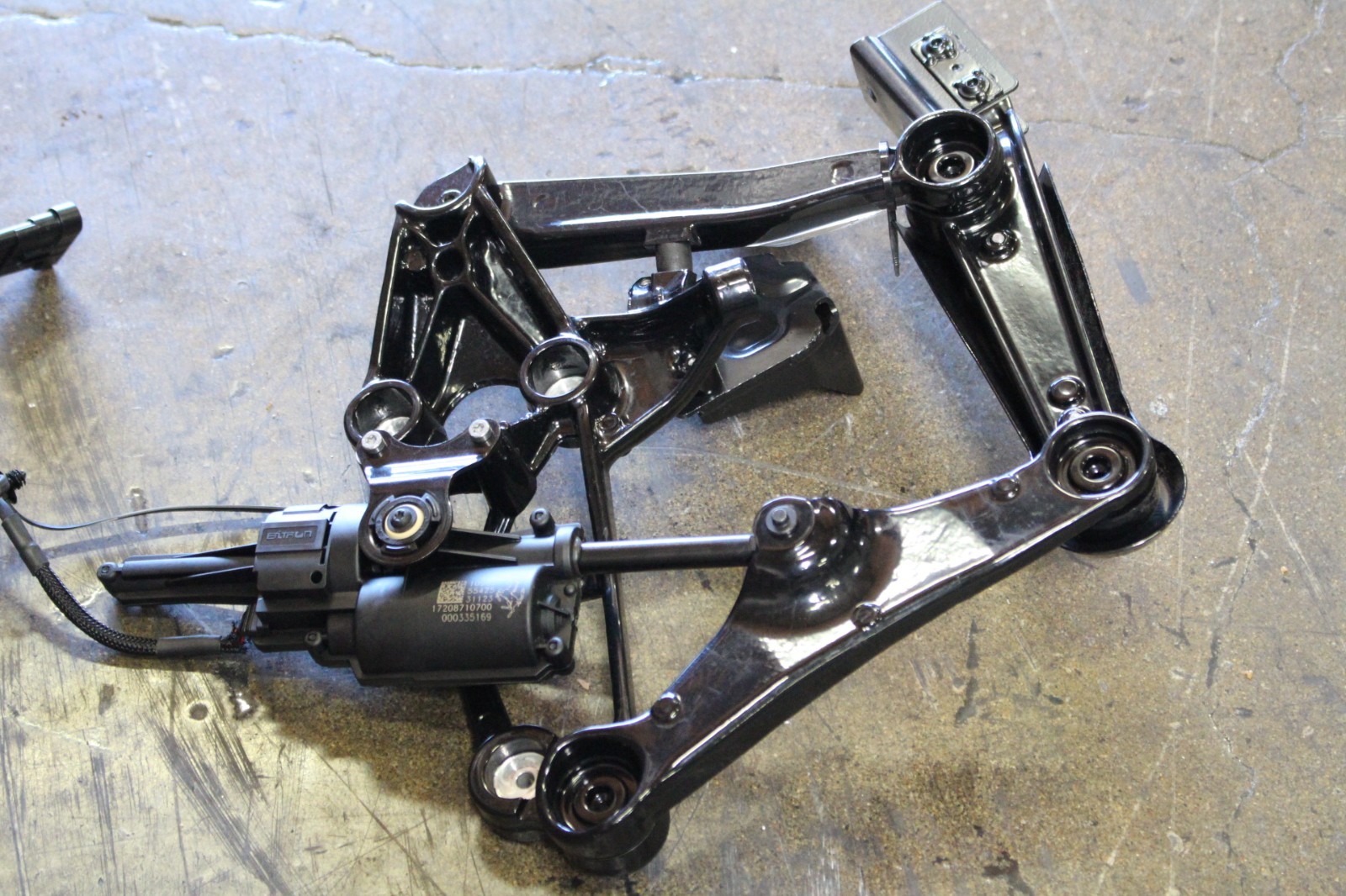Ferrari 296 GTB Right Wing P/N 793804