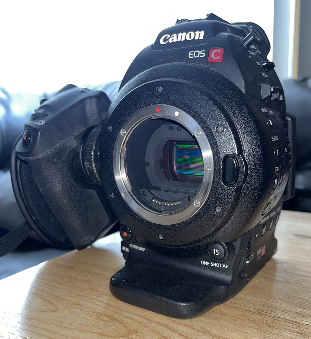 Canon EOS C100 Cinema Camcorder Body - EF Lens Mount 13803147926| eBay