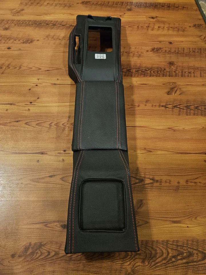 1985 - 1986 年丰田 MR2 皮革包装中控台 — 第 2/4 张图片