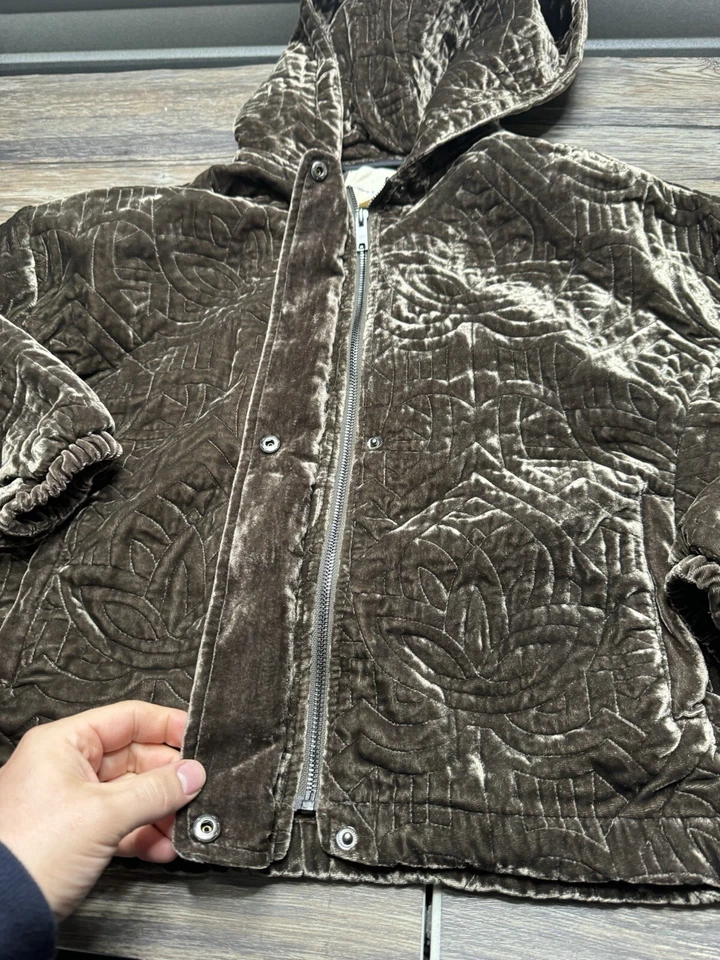 Chaqueta Silence + Noise para mujer M/L marrón con capucha cremallera completa terciopelo Urban Outfitters Foto 3 de 4