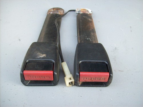 Porsche 911 964 993 928 968 944 Turbo S S2 S4 GTS Front Seat Belt Receiver Set 8 - Picture 3 of 10