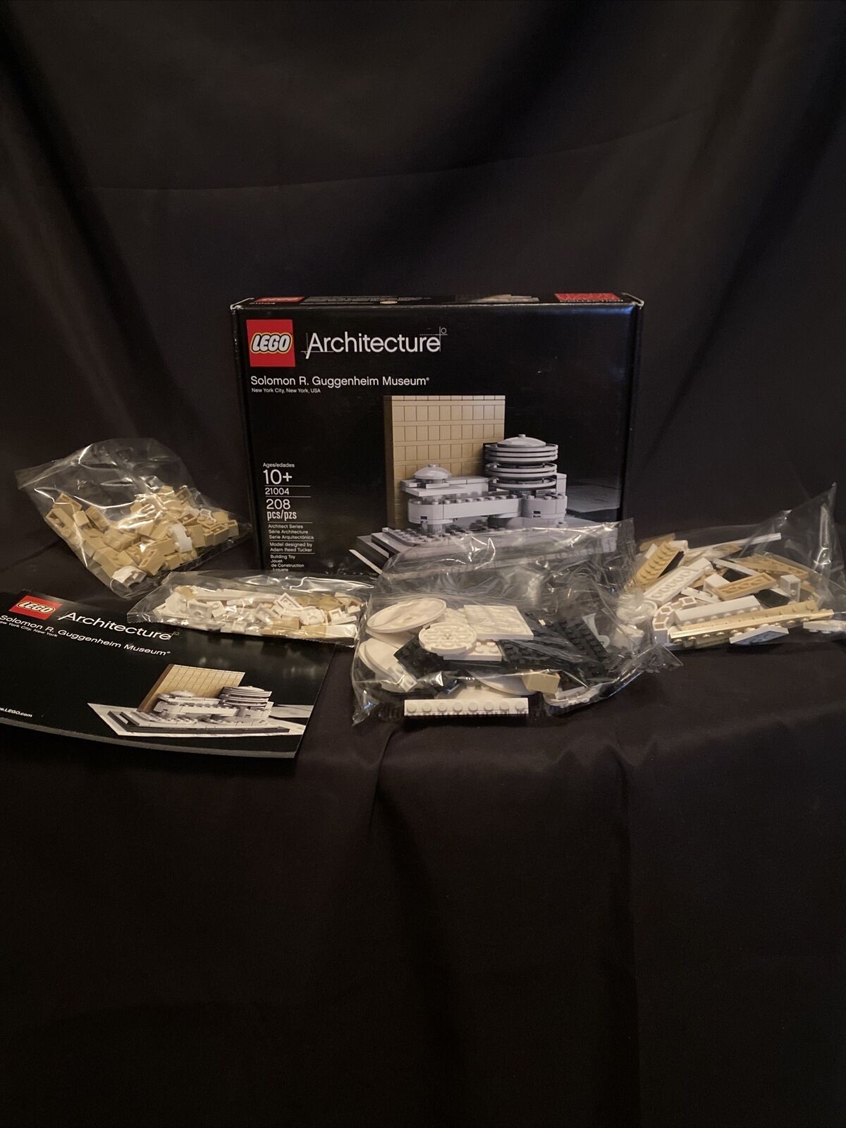 LEGO LEGO ARCHITECTURE: Solomon Guggenheim Museum (21004-1) Open Box
