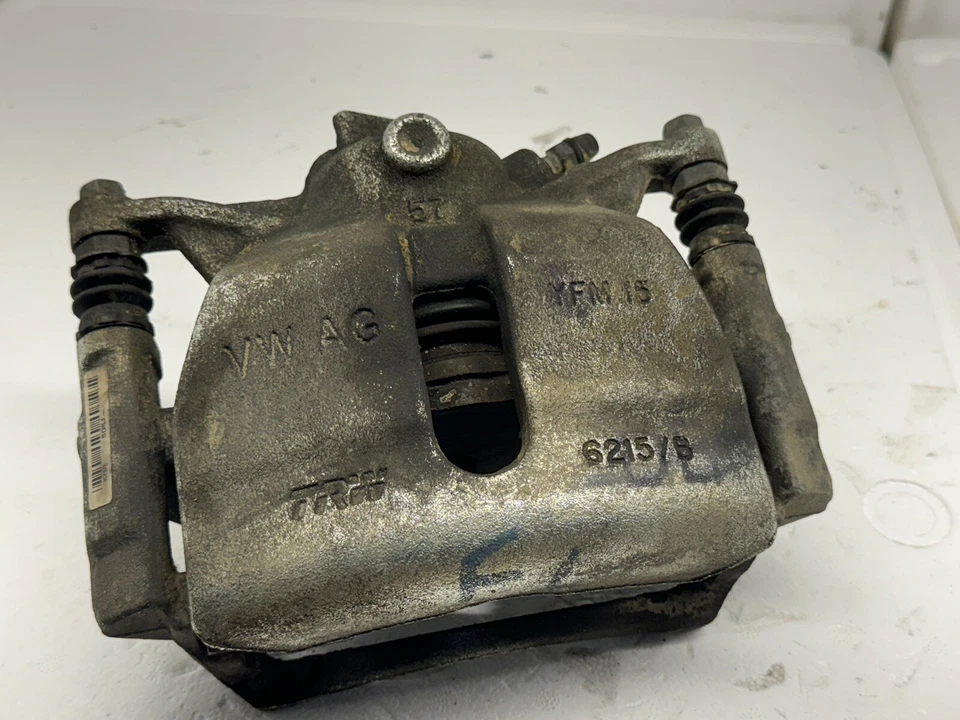Pinza de freno delantera izquierda del lado del conductor Volkswagen Jetta 2019-2021 OEM Foto 2 de 4
