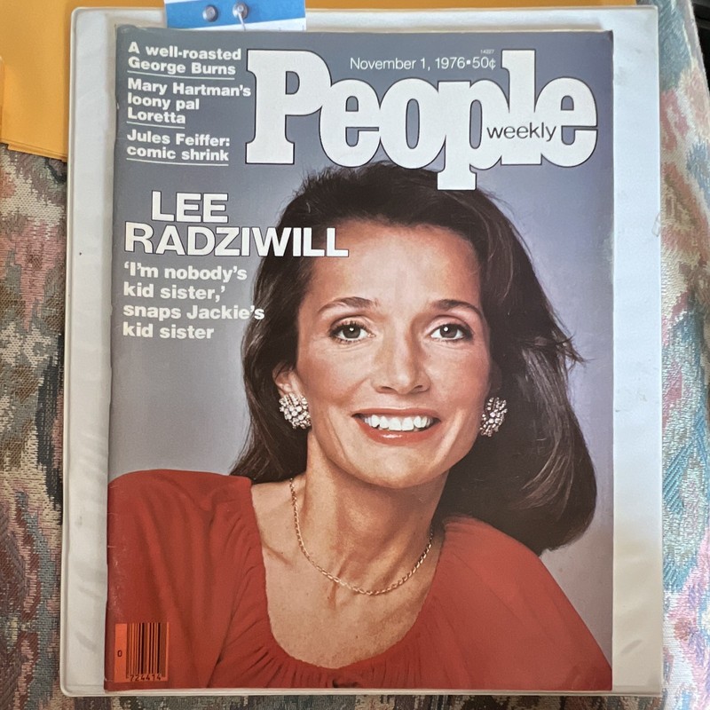 People Weekly Magazine Nov 1, 1976 Lee Radziwill Cover Illustrated English