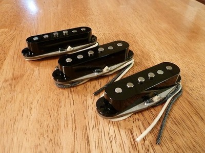THE ''HENDRIX'' PICKUP SET OF 3 ALNICO 5 VINTAGE 60'S TONE BLACK FOR STRATOCASTER