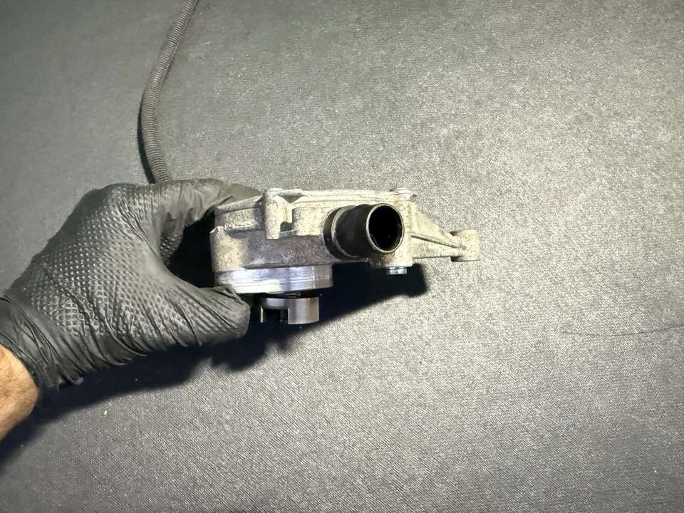 2013-2018 BMW 228i 320i 328i 428i 528i X1 X3 X4 X5 Z4 - 2.0L TURBO VACUUM PUMP - Image 3 of 4