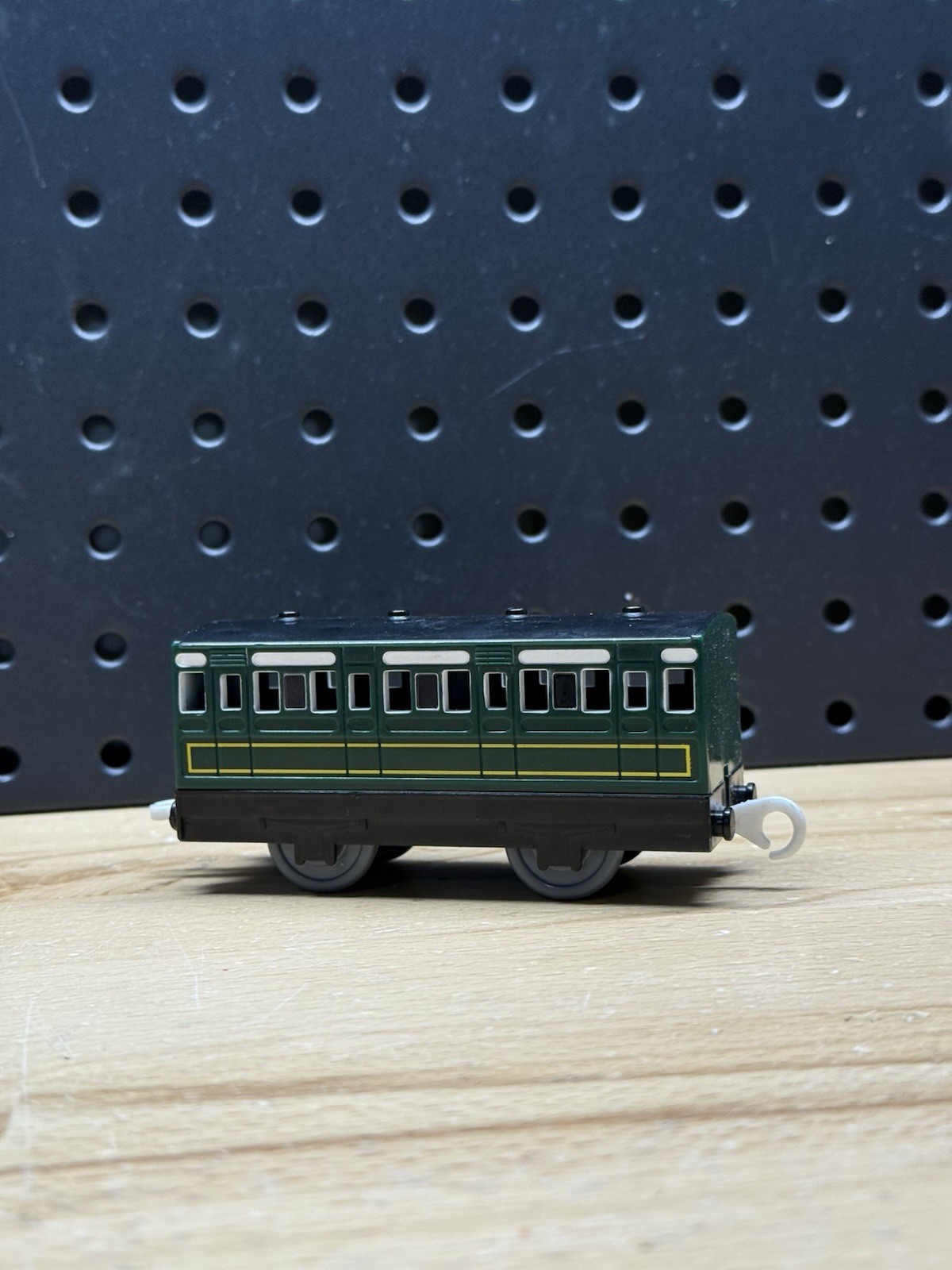 Thomas Trackmaster TOMY Green Express Coach Passenger Car Emily Emily’s