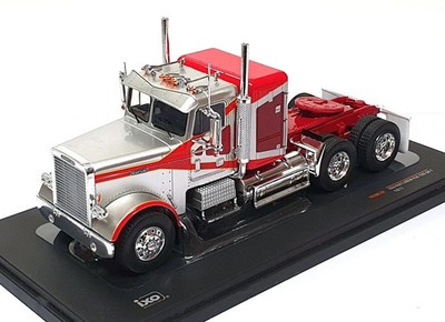 1:43 Freightliner FLC 120 64 T 1977 -- Silver w/Red Stripe -- IXO Models Truck