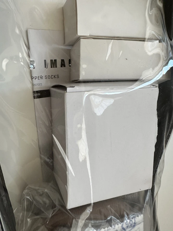 Sharper Image Mens Heated Slipper Socks Size S/M NOS Fully Tested & Charged! - Image 2 of 4