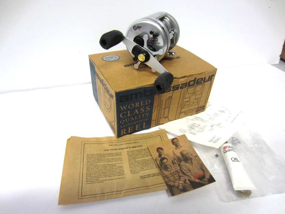 NEW AMBASSADEUR 5600C REEL, BOX, LUBE, WRENCH, AND PAPERS - Image 2 of 4