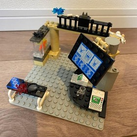 LEGO 4851 Spider-Man and Green Goblin The origins Missing