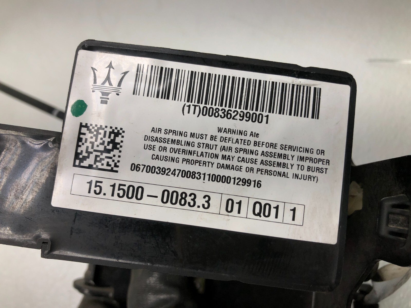 2017-2022 MASERATI LEVANTE AIR RIDE VALVE SOLENOID BLOCK OEM.