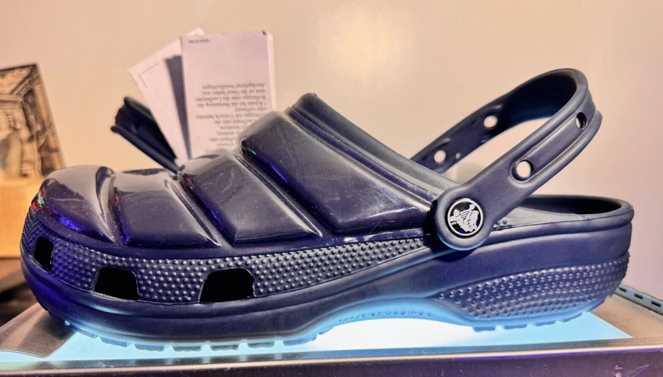 Zuecos Crocs Neo Puff para hombre talla 10 color: azul 206624-410 nuevos con etiquetas para mujer 12 mulas Foto 2 de 4