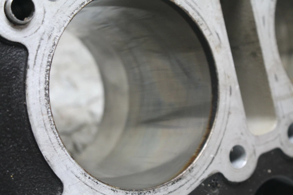 Triumph Bonneville T100 & America 900 & Speedmaster Cylinder Barrel Jugs - Imagem 4 de 4