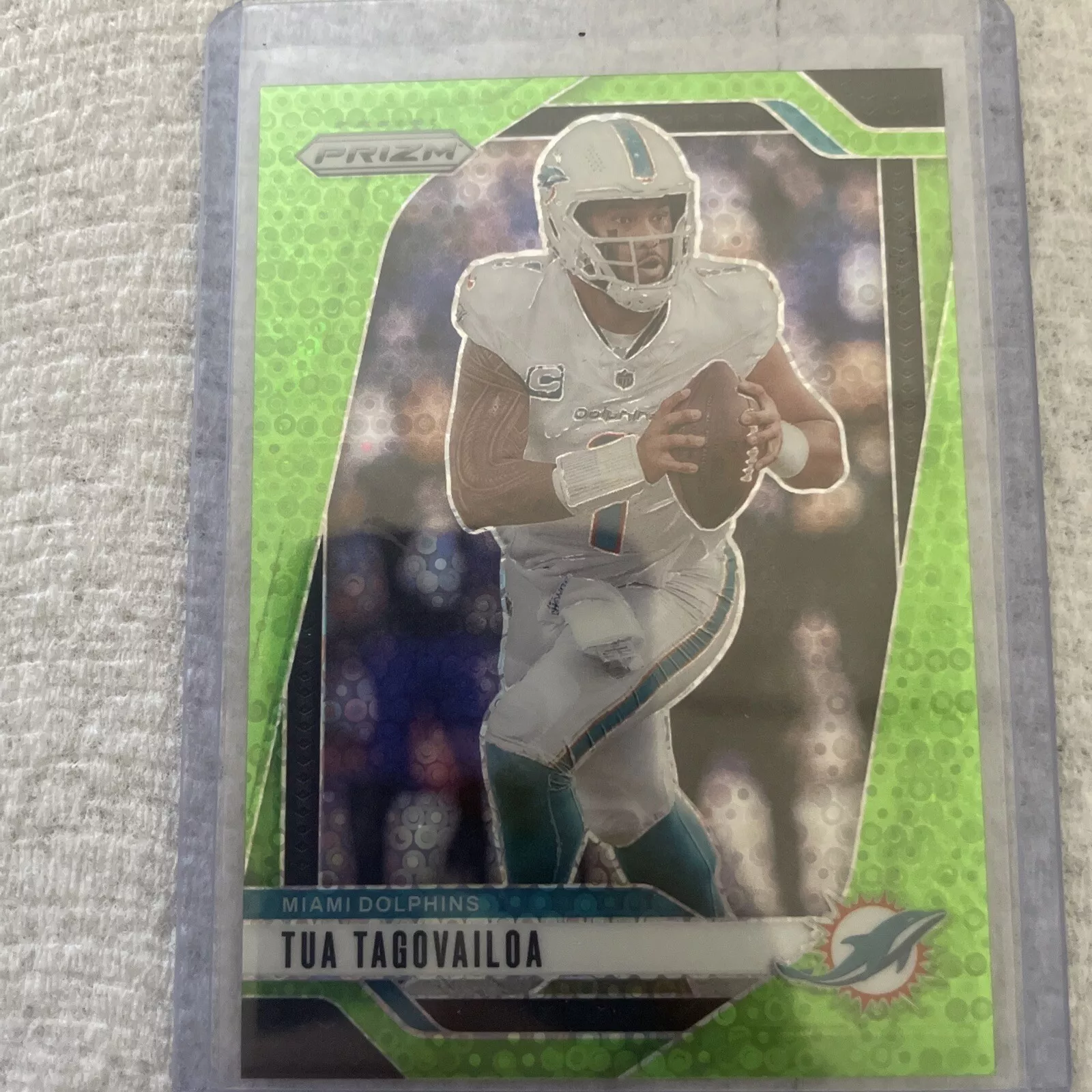 2024 Panini Prizm - Neon Green No Huddle Prizm #175 Tua Tagovailoa /10