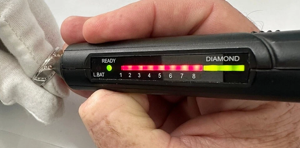 ANILLO DE BODA DE DIAMANTES NATURALES DE 1/4 QUILATE DE ORO BLANCO DE 10 K PARA HOMBRE Foto 4 de 4