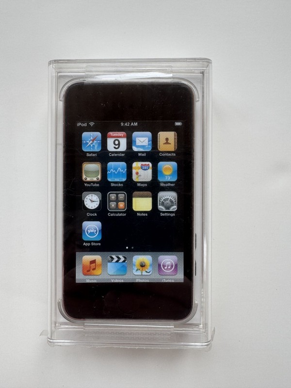 Apple iPod Touch (2nd Gen), Model A1288, Storage 16 GB