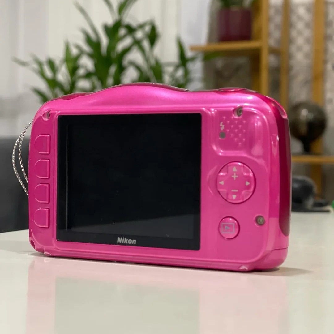 Nikon Coolpix W100 Digital Camera 13.2 MP 3x Optical Zoom with