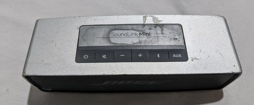 Bose SoundLink Mini - Argento - Pesanti danni estetici, ma perfettamente funzionante - Foto 2 di 8