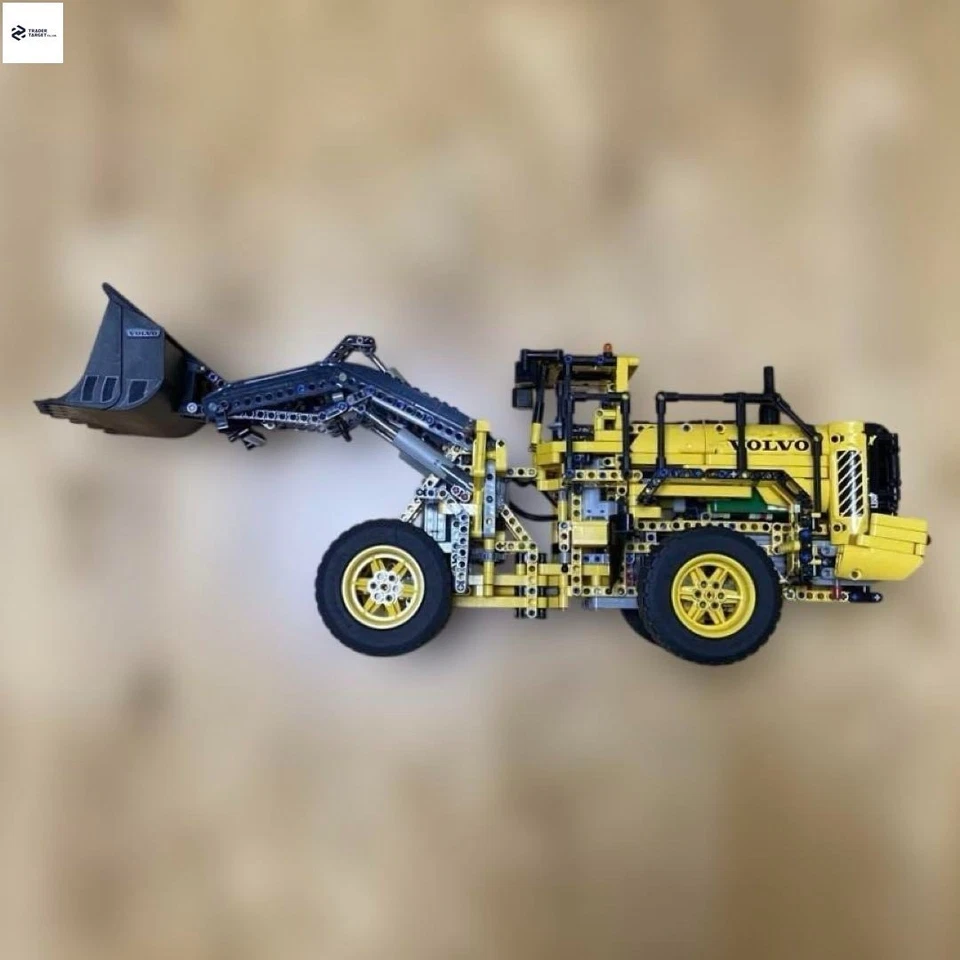 LEGO Technic Volvo L350F Wheel Loader 42030 In 2014 Used Retired P2 - Image 4 of 4