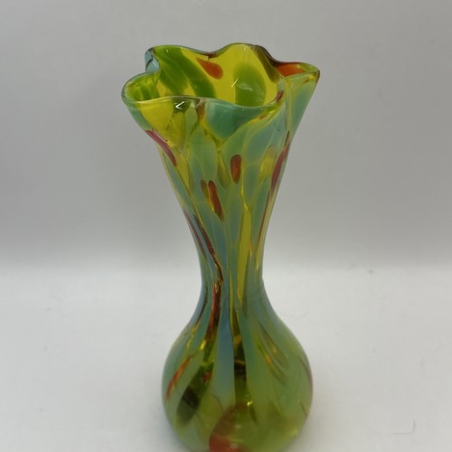 Art Glass Bud Vase Yellow Green Red Speckled Stretched Ruffle Mid Century 7” VTG - Picture 3 of 6