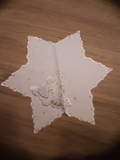 kleines Weihnachtsdeckchen, Mitteldecke ca. 37 x 37 cm Goldstickerei, Sternform