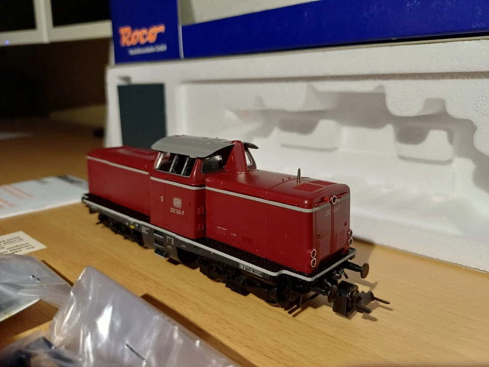 Roco 62825 H0 Diesellokomotive BR 212 rot DB IV DCC DIGITAL Kupplung TOP in OVP - Bild 4 von 4