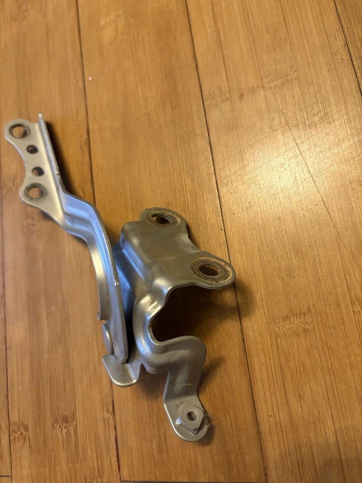 Dobradiças de capô 2012 - 2016 TOYOTA PRIUS C ESQUERDA LH PRATA FABRICANTE DE EQUIPAMENTO ORIGINAL - Imagem 3 de 4