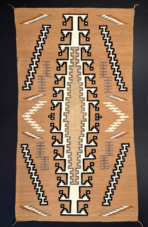 BEAUTIFUL NATURAL TAN BACKGROUND MID CENTURY NAVAJO KLAGETOH RUG NATIVE WOOL NR!