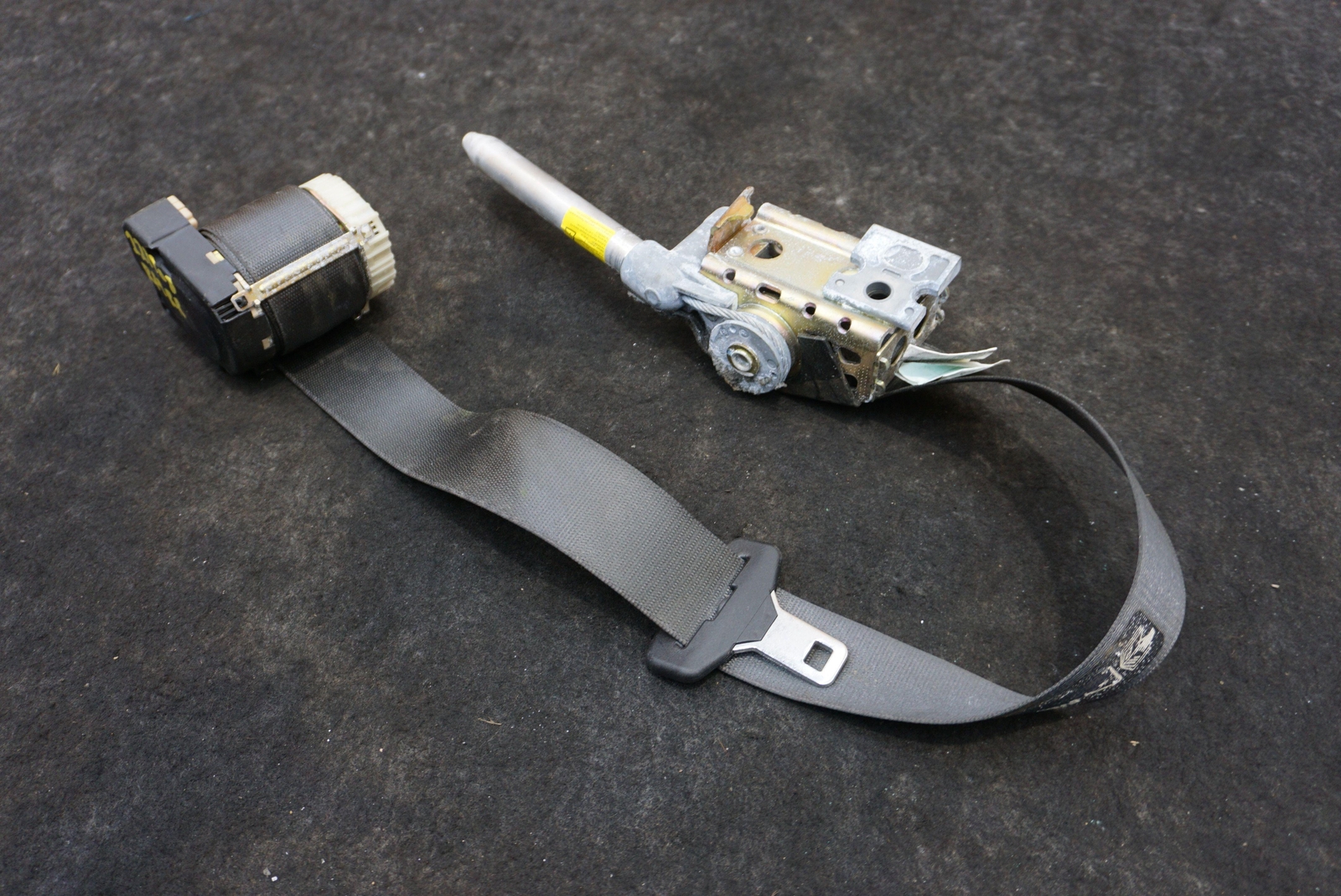 Rear Right Seat Belt Retractor Black OEM 72117054170 Rolls Royce Phantom 2004