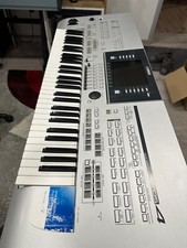 YAMAHA Tyros 4 - Clavier arrangeur 61 touches