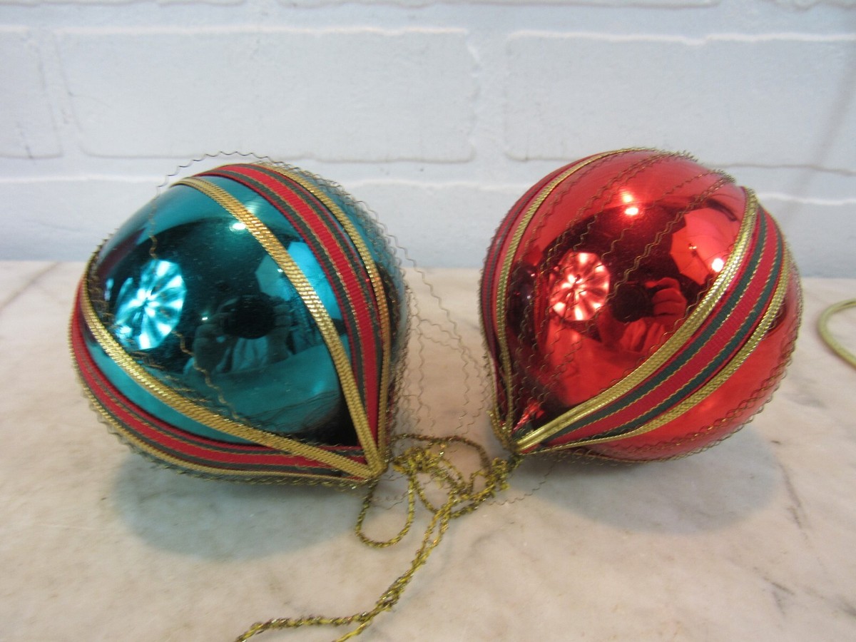 VINTAGE WIRE WRAPPED CHRISTMAS ORNAMENT BLUE AND RED