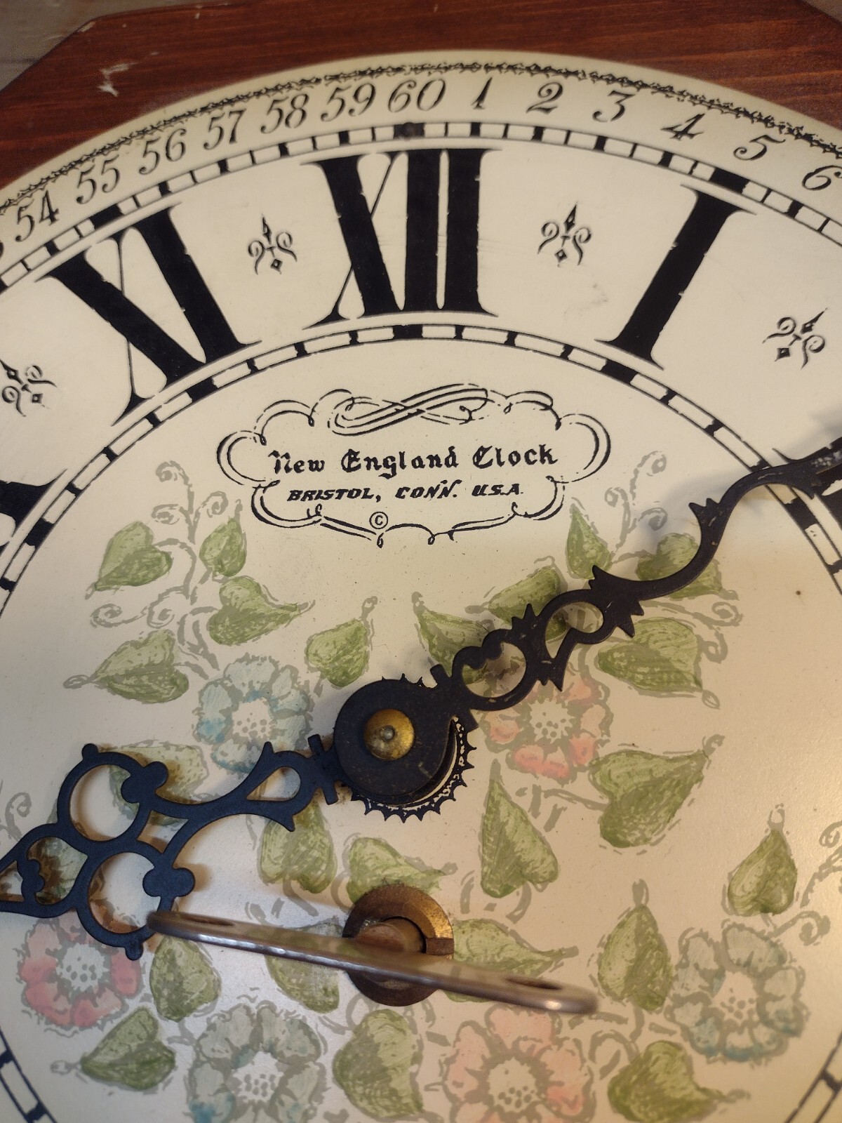 Vintage New England Clock Bristol Conn 18” X 12” Wall Clock Floral W