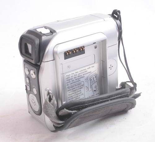JVC GR-DX67EK Compact Handheld Mini DV Camcorder (Faulty) - Picture 3 of 4