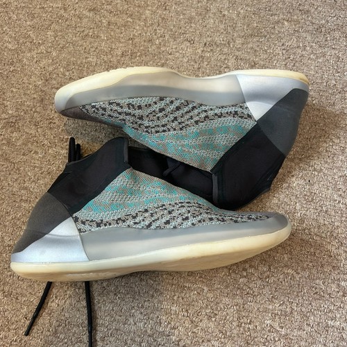 Adidas Yeezy Quantum Größe UK 7,5 Teal Blue QNTM Turnschuhe US 8 Turnschuhe