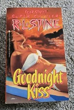 RL Stine Fear Street Super Chiller Goodnight Kiss vintage vampire Book 90s 1st