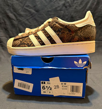 adidas Superstar Women s Low Top Lace-Up Snea...