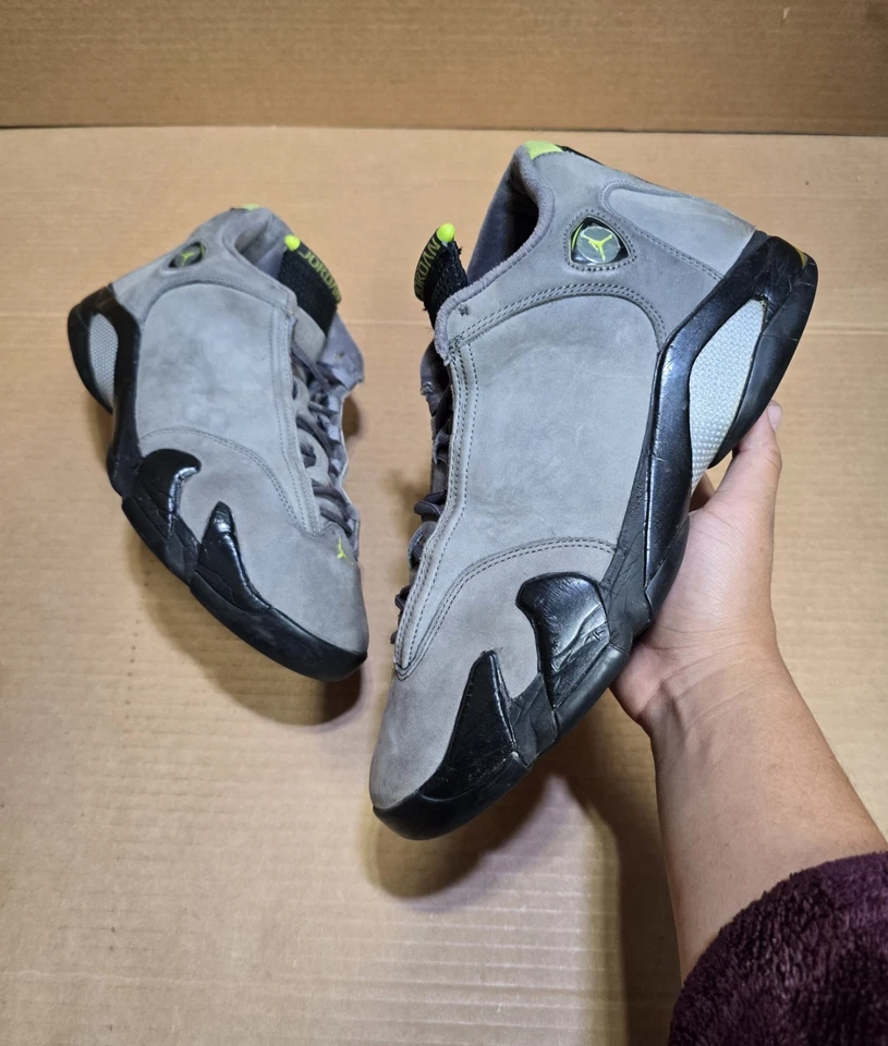 Talla 11 - Air Jordan 14 Retro Chartreuse Foto 2 de 4