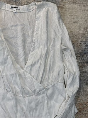 Express Women s Wrap Front Blouse Size M White Long Sleeve   Excellent Condition